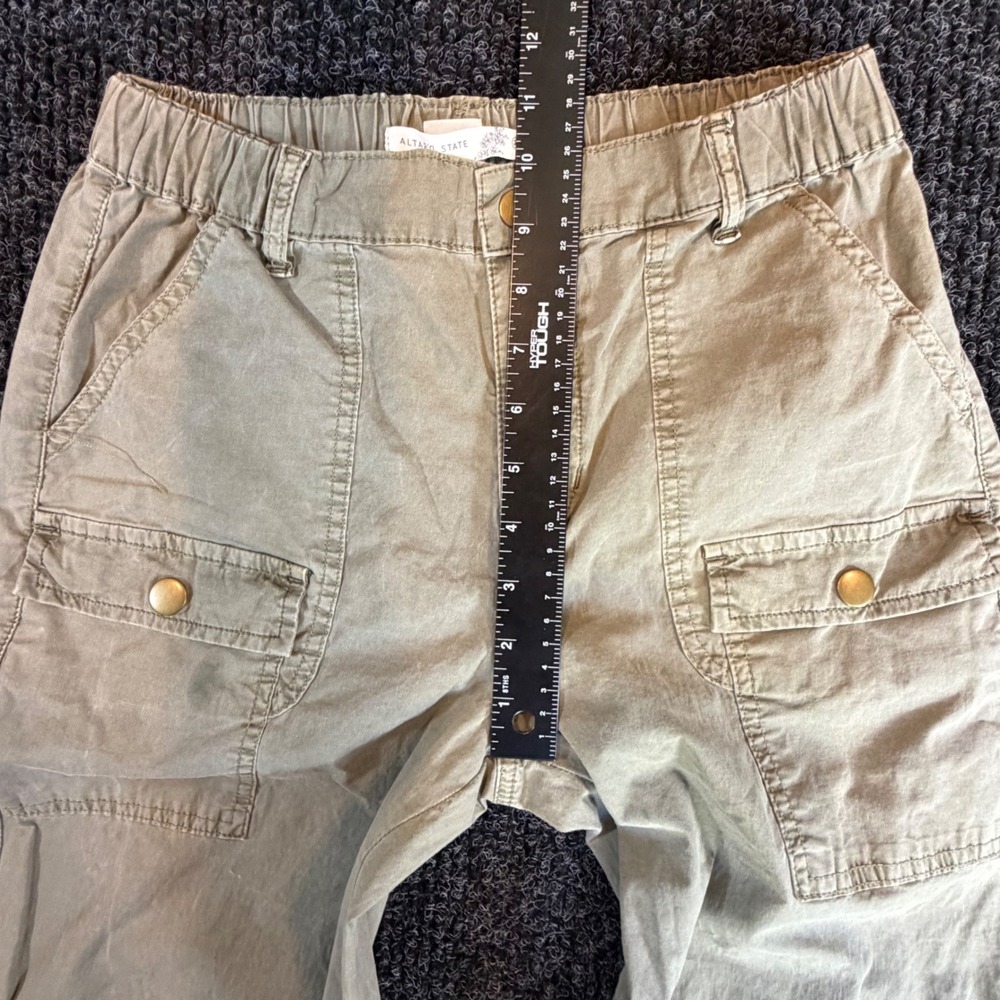 Altar'd State Womens Olive Green Khaki Cargo Utility Pants Straight Leg Size 26 - Picture 4 of 9